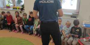 Návštěva policisty s pejskem Korálkem - 1652248397_IMG_20220510_094745.jpg