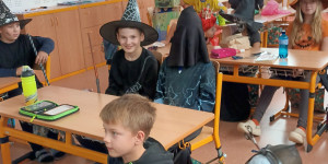 Halloween a Dušičky ve 3. a 4. třídě - 1730889020_20241031_110509.jpg