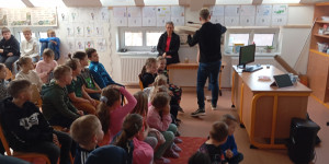 Hudební výchova za oponou - 1743873359_1000012082.jpg