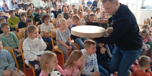 Hudební výchova za oponou - 1743873402_1000012087.jpg