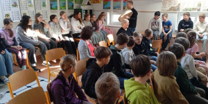 Hudební výchova za oponou - 1743873412_1000012093.jpg