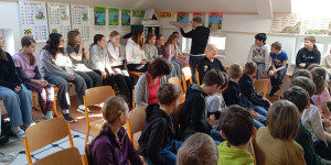 Hudební výchova za oponou - 1743873413_1000012094.jpg