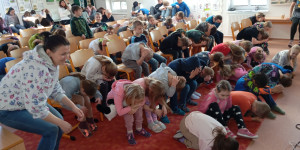 Hudební výchova za oponou - 1743873456_1000012105.jpg