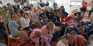 Hudební výchova za oponou - 1743873488_1000012115.jpg