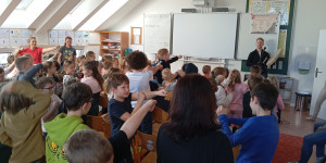 Hudební výchova za oponou - 1743873520_1000012122.jpg