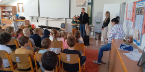 Hudební výchova za oponou - 1743873558_1000012125.jpg