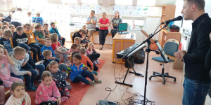Hudební výchova za oponou - 1743873763_1000012161.jpg